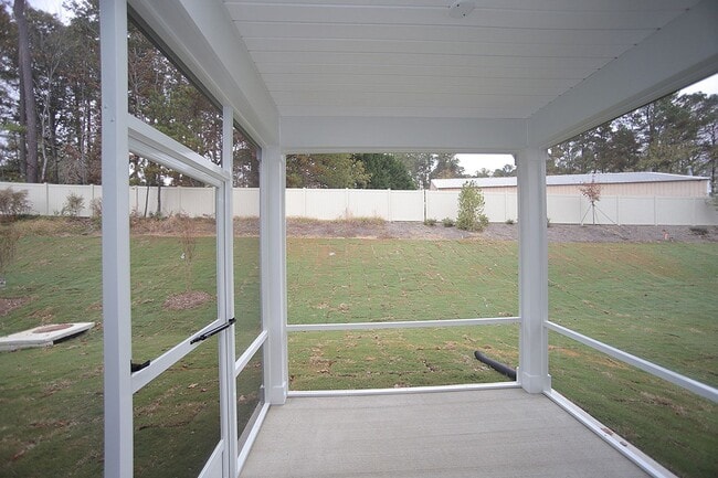 Building Photo - 4-Bedroom, 3-Full Bath Home with 2 Car Garage in Durham!