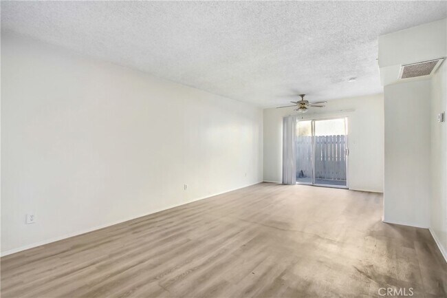 Building Photo - 30 N Ash St