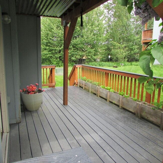 Building Photo - 2250 Sentry Dr