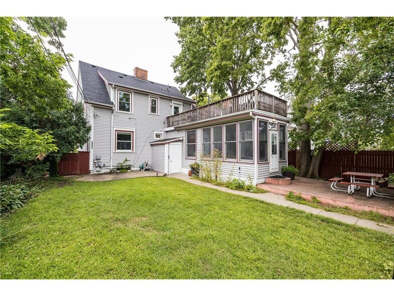 Building Photo - 3035 Irving Ave S