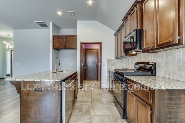 Building Photo - 1174 Misty Dr NW