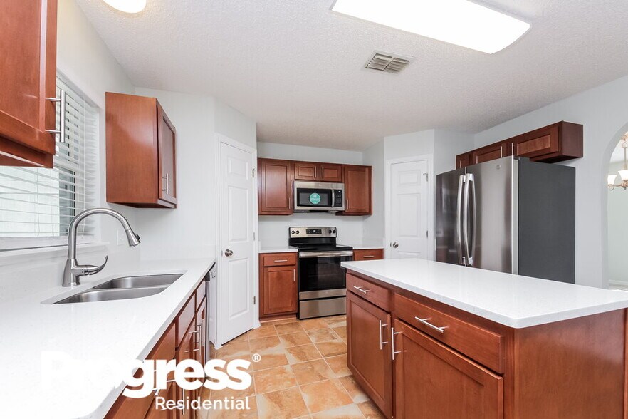 Building Photo - 9115 Hampton Cove Ct S