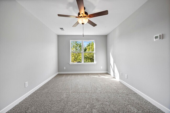 Building Photo - Beautiful Newer Construction Home in Old Hickory – 3 Bed, 2.5 Bath