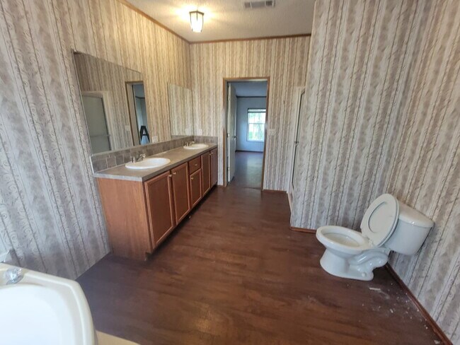 Building Photo - 4541 Deer Run Rd