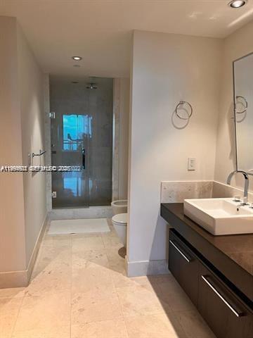 Building Photo - 17121 Collins Ave