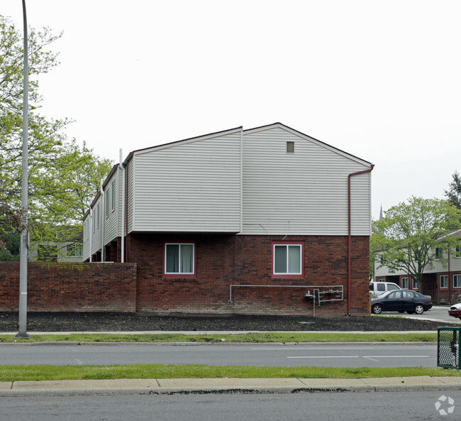 Building Photo - Medical Center Court Apartments