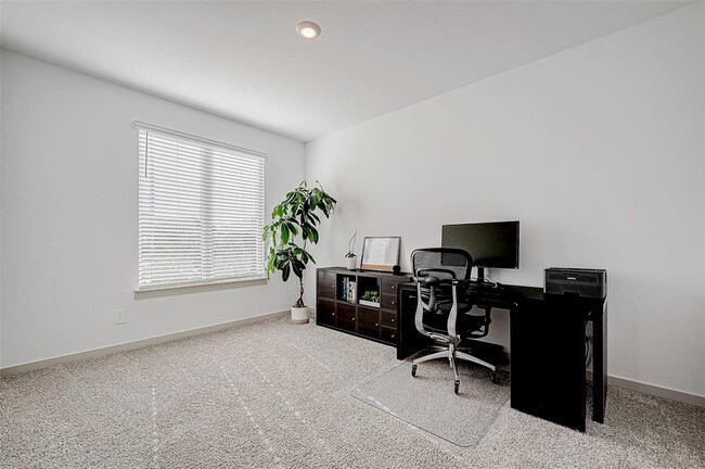 Building Photo - 6911 Amber Clf Ln
