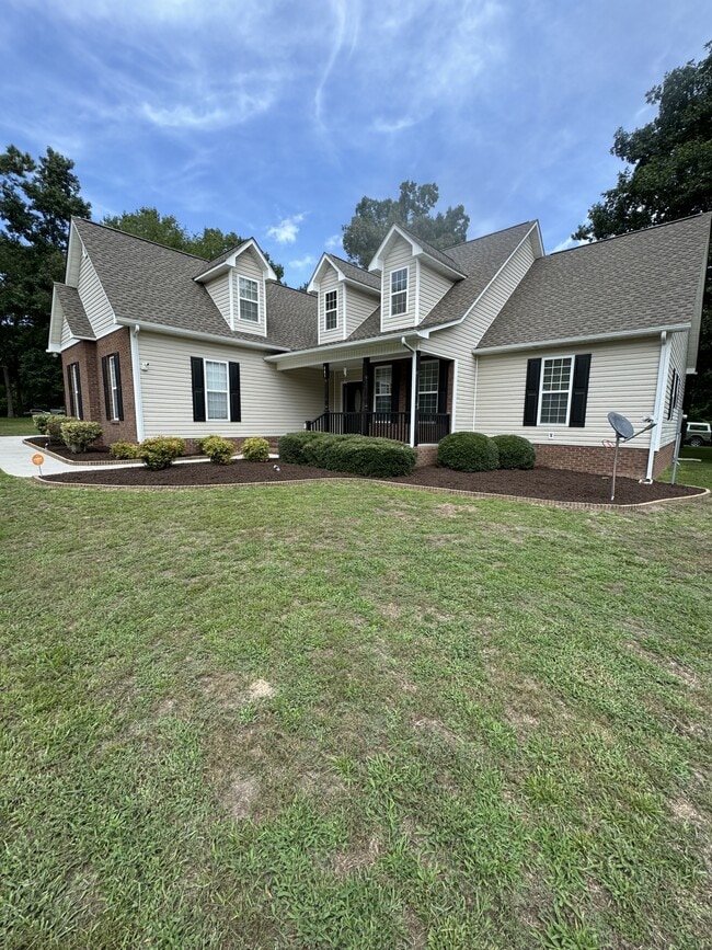 Building Photo - 441 Candlewood Dr