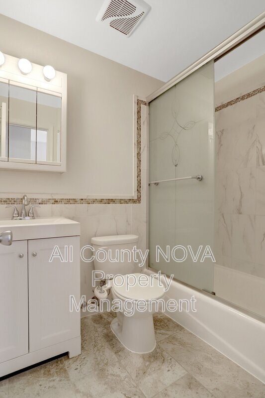 Building Photo - 3353 Ardley Ct