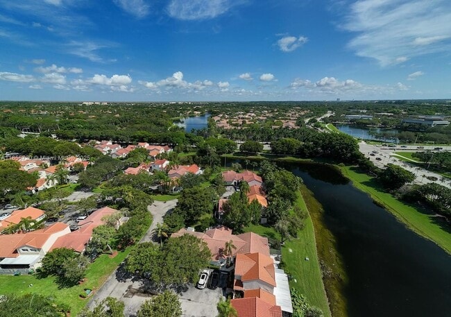 Building Photo - 1462 Springside Dr