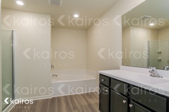 Building Photo - 8415 Hannah Rd