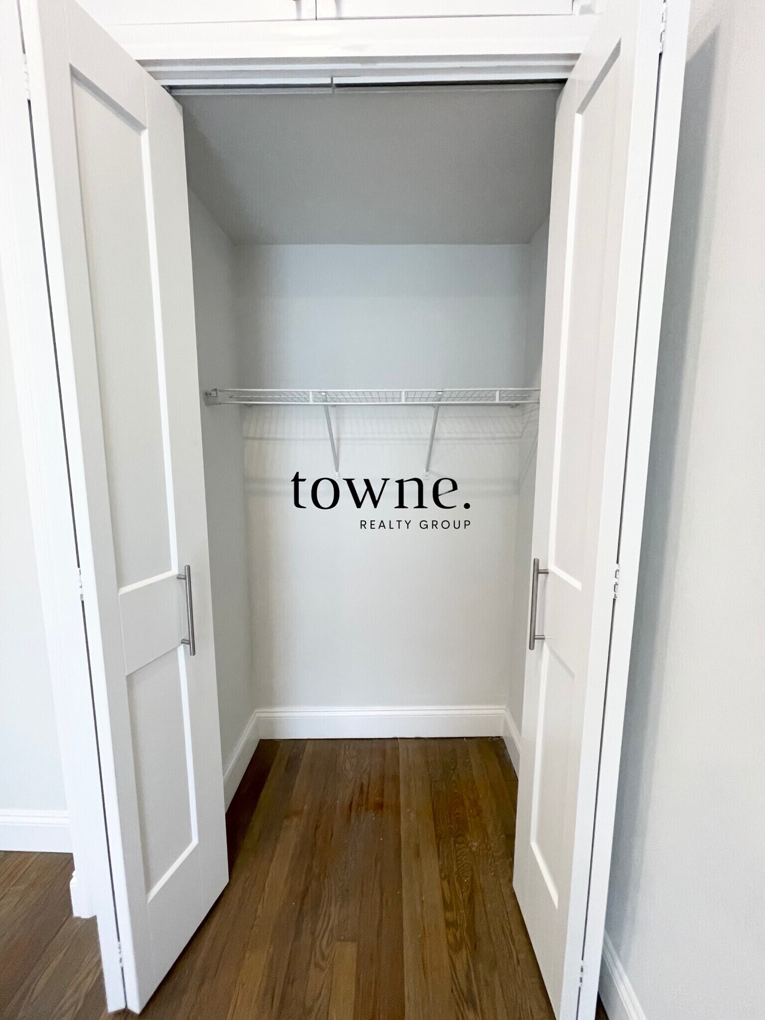 Building Photo - 215 Newbury St