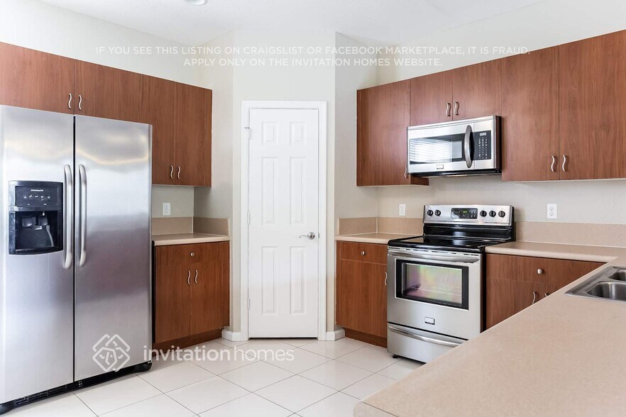 Building Photo - 156 Greenwich Cir