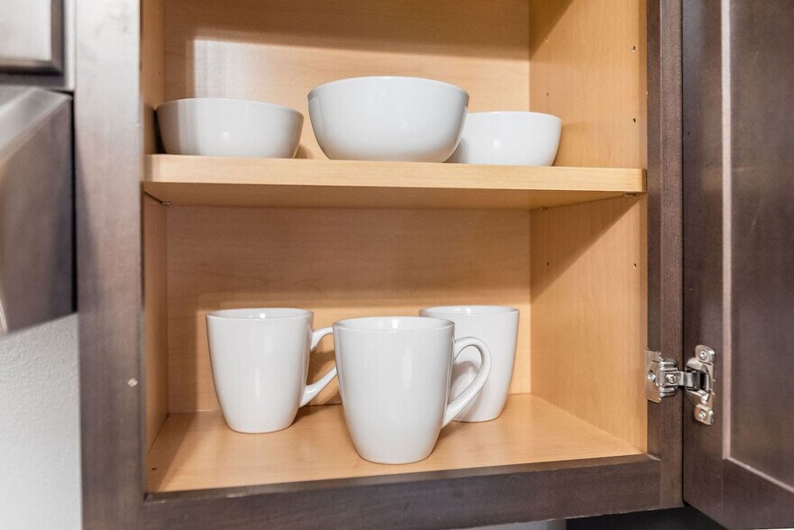 Building Photo - 1805 S Yakima Ave