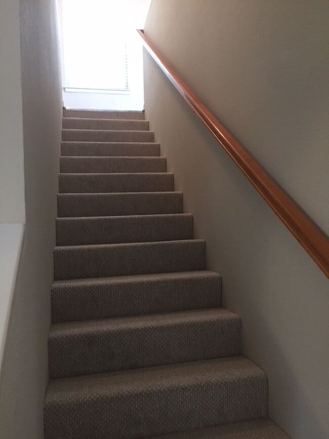 Building Photo - Wonderful 3 bed 3.5 bath near Clinton Lake!