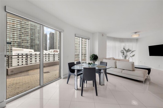 Building Photo - 60 SW 13th St