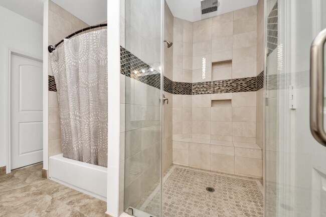 Building Photo - 146 Carson Ct