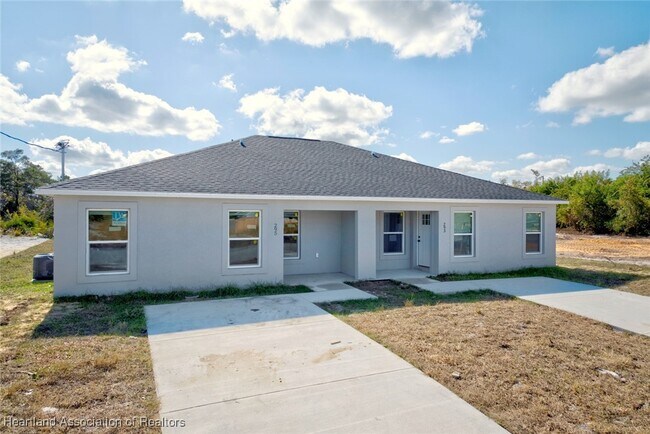 Building Photo - 293 Lincoln Rd NE