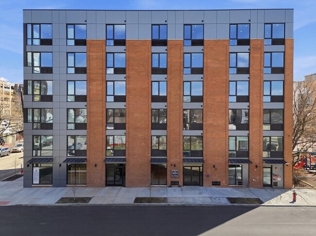 Building Photo - 337 Johnston Ave