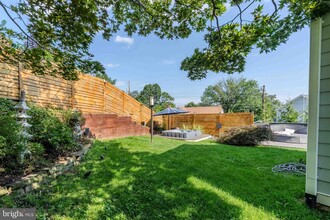 Building Photo - 942 McKinley Rd