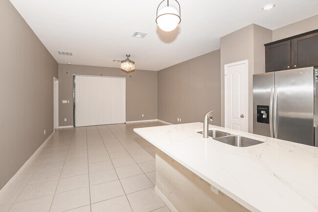 Building Photo - 1618 Merriment Way