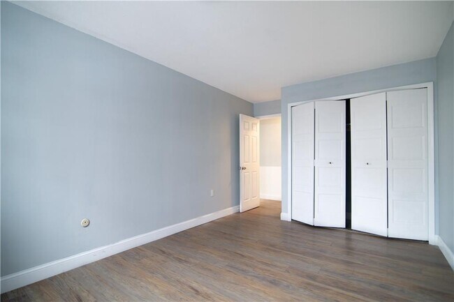 Building Photo - 23 Bullocks Point Ave