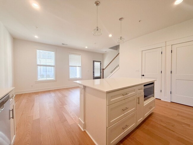 Building Photo - 3-Bedroom Home with Flex Room, Pool Access, and Stainless Steel Appliances Near Downtown Cookeville