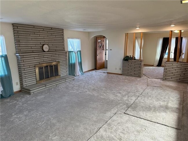 Building Photo - 728 N Pike Rd