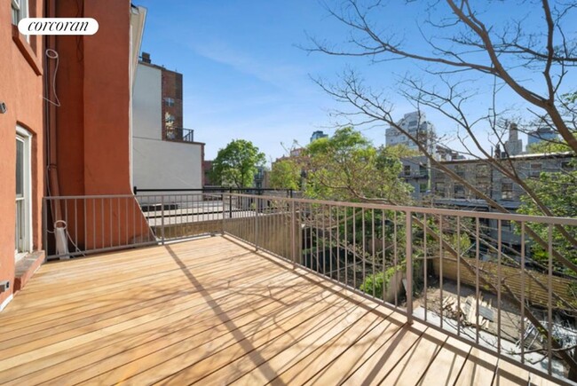 Building Photo - 366 Clermont Ave