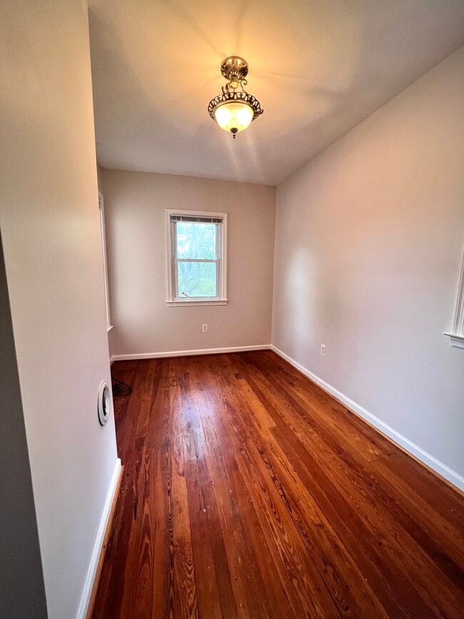 Building Photo - 5237 Old Alexandria Turnpike