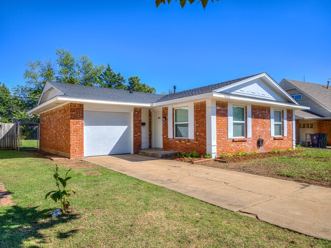 Building Photo - 14008 Gateway Dr