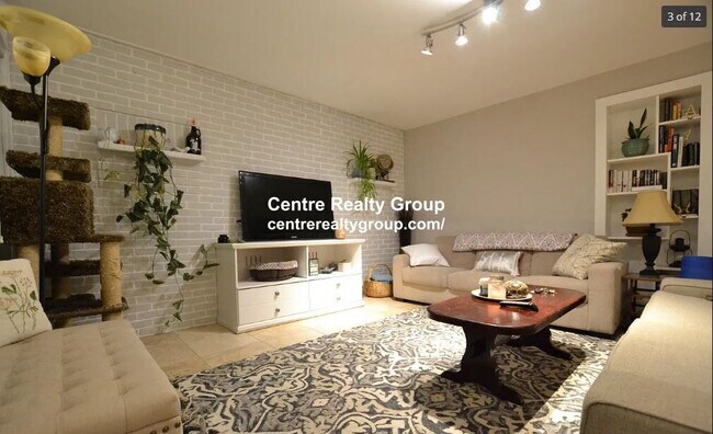 Building Photo - 26 Kenrick St