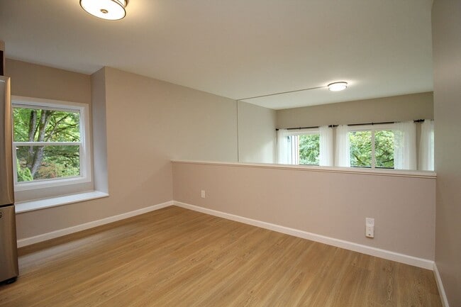 Building Photo - 4 Touchstone Dr