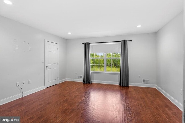 Building Photo - 98 Canal View Dr