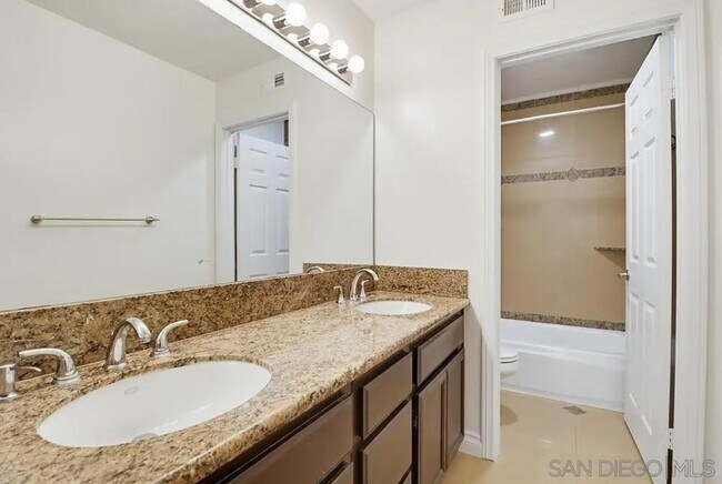 Building Photo - 1100 Corrales Ln