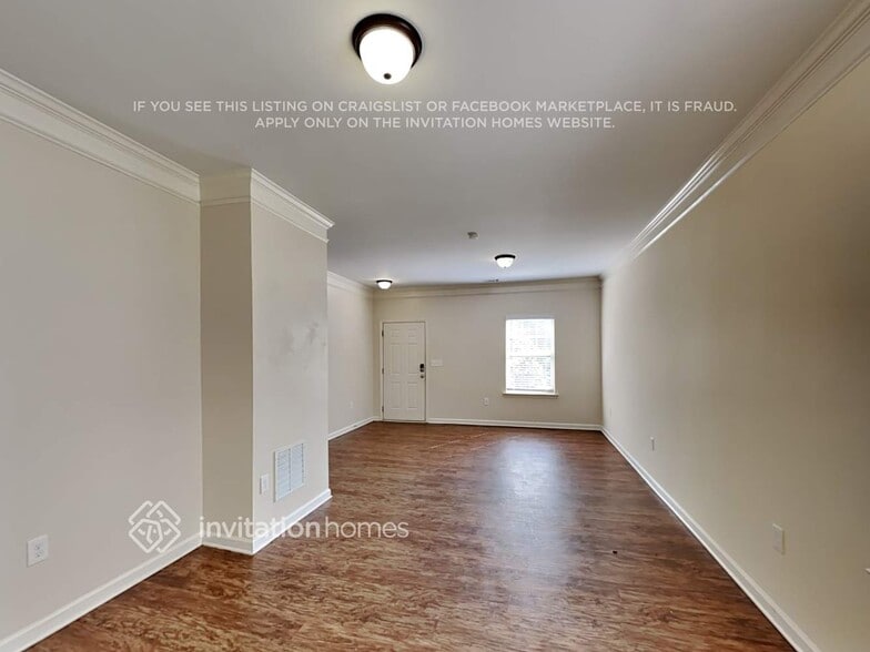 Building Photo - 2465 Valley Creek Dr