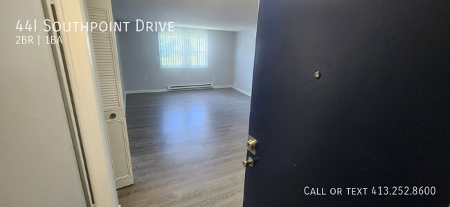 Building Photo - 44 Southpoint Dr