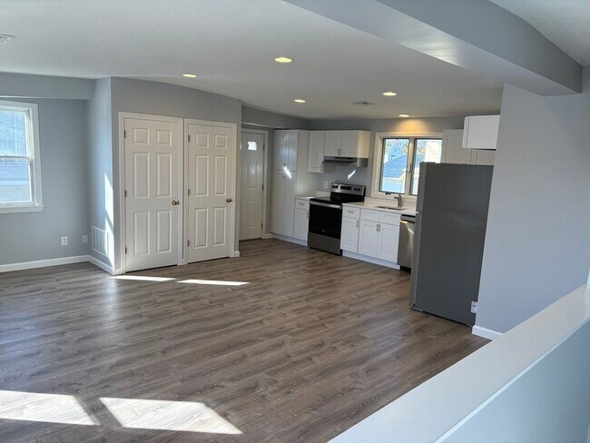 Building Photo - 4 Skerry St Ct