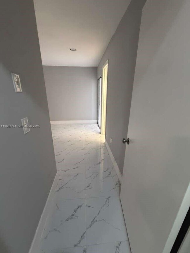 Building Photo - 4030 School Cir