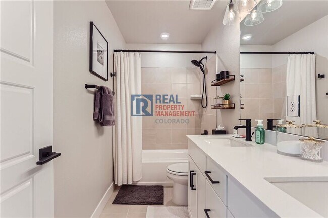 Building Photo - 8375 Holman St