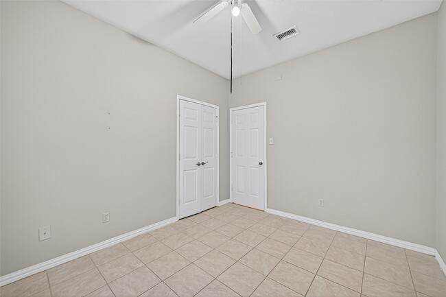 Building Photo - 22207 Falconwood Ln