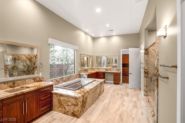 Building Photo - 32 Hunting Horn Dr