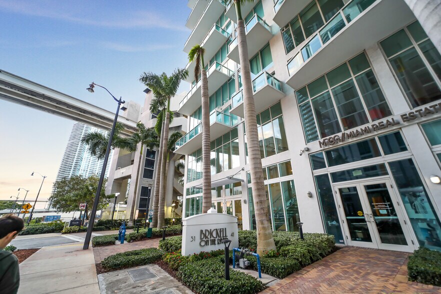 Building Photo - 31 SE 5th St