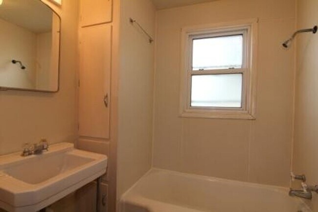 Building Photo - 3161 130th St