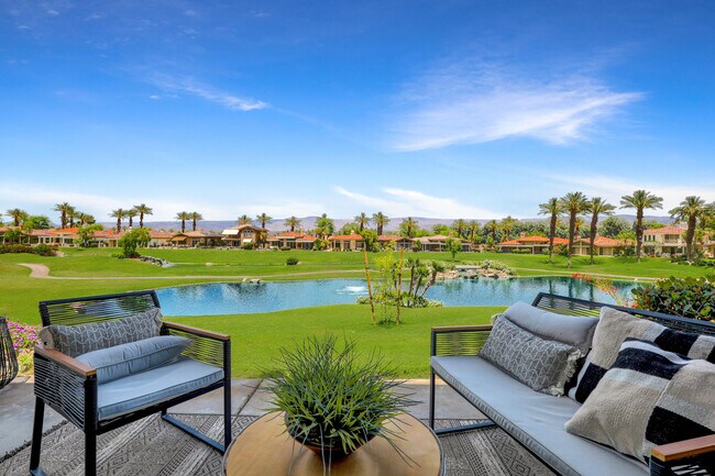 Building Photo - 502 Desert Holly Dr