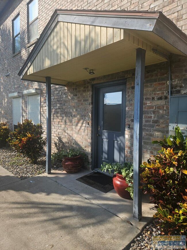 Primary Photo - 77 Santa Isabel Blvd