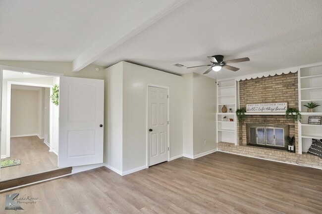 Building Photo - 3 bedroom FULL RENOVATED in 2023! ALL APPLIANCES provided!