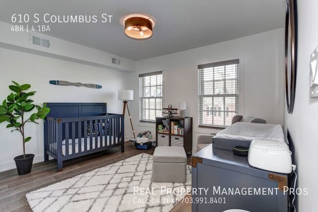 Building Photo - Stunning Corner Townhouse, Old Town Alexan...