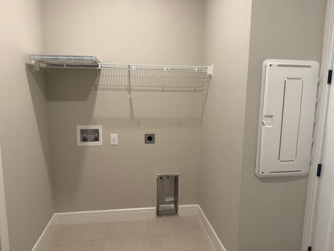 Building Photo - Lakeview Living with Bonus Flex Space & Resort-Style Amenities