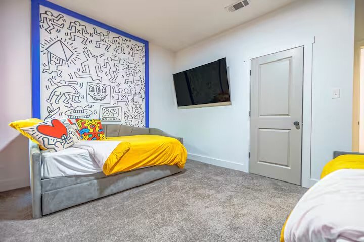 Building Photo - 1702 Netherwood Ave